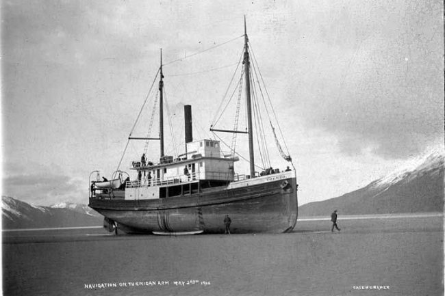 Steamer Toledo aground on Turnagain Arm in 1906