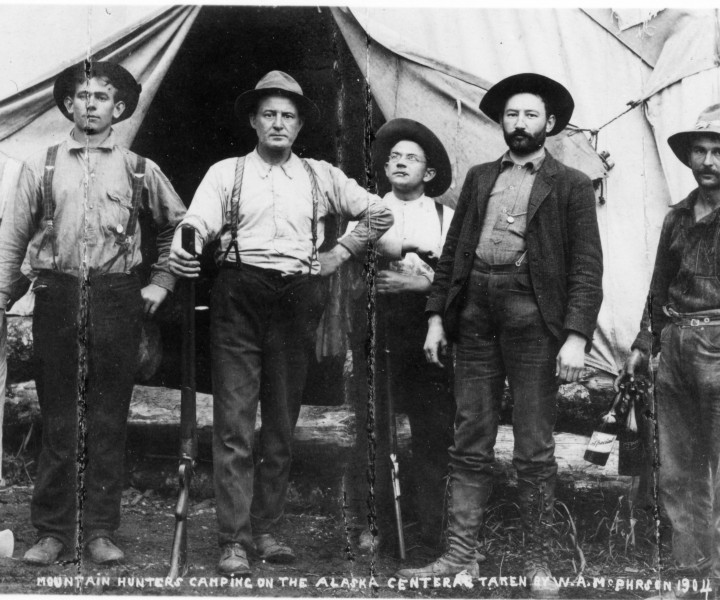 Harry A. Johnson (far right) with a party of hunters, 1904.